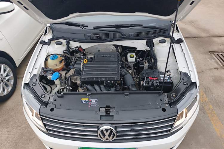 Used Volkswagen Lavida 2017 1.6L Automatic Fashion Edition Engine Bay