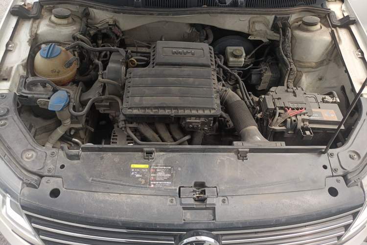 Used Volkswagen Lavida 2017 1.6L Automatic Fashion Edition Engine Bay