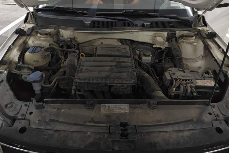 Used Volkswagen Lavida 2017 1.6L Automatic Comfort Edition Engine Bay
