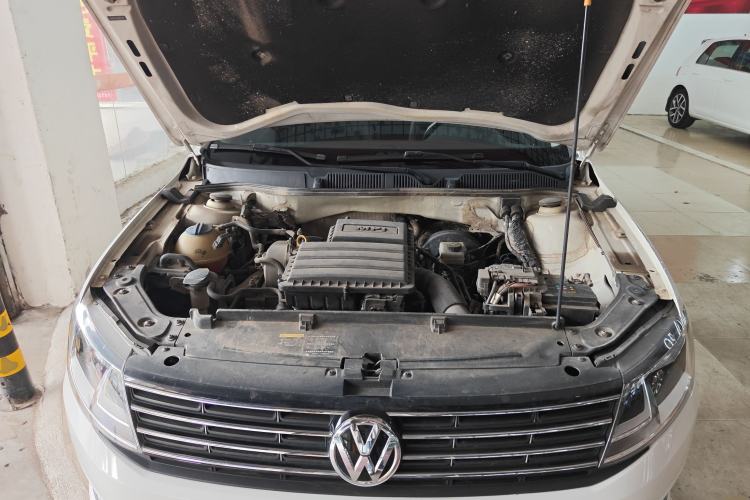 Used Volkswagen Lavida 2017 1.6L Automatic Comfort Edition Engine Bay