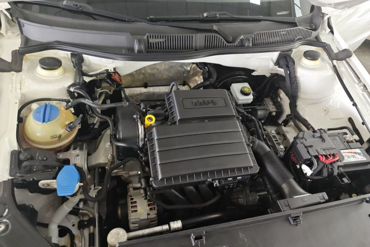 Used Volkswagen Lavida 2017 1.6L Automatic Fashion Edition Engine Bay