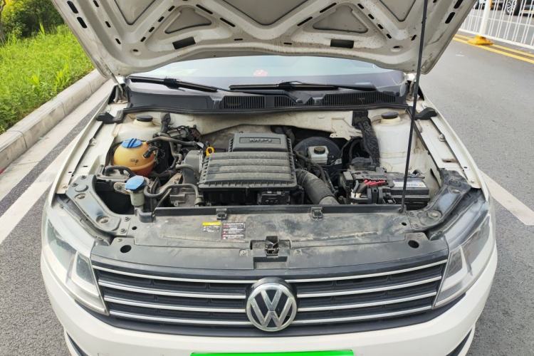 Used Volkswagen Lavida 2017 1.6L Automatic Fashion Edition Engine Bay