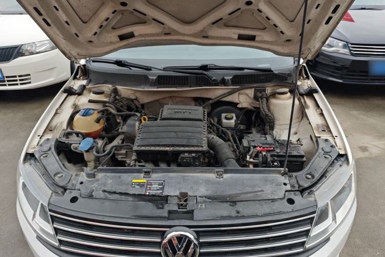 Used Volkswagen Lavida 2017 1.6L Automatic Fashion Edition Engine Bay