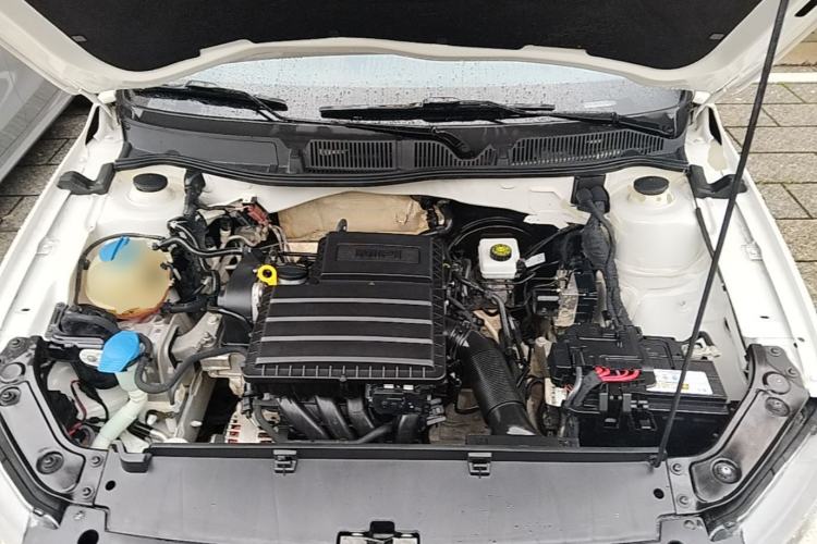 Used Volkswagen Lavida 2017 1.6L Automatic Fashion Edition Engine Bay