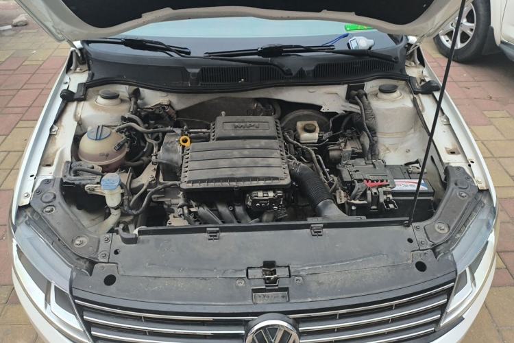Used Volkswagen Lavida 2017 1.6L Automatic Comfort Edition Engine Bay