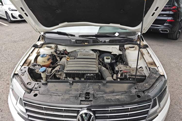Used Volkswagen Lavida 2017 1.6L Automatic Comfort Edition Engine Bay
