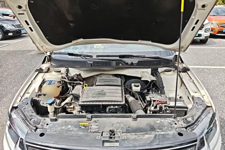 Used Volkswagen Lavida 2017 1.6L Automatic Comfort Edition Engine Bay