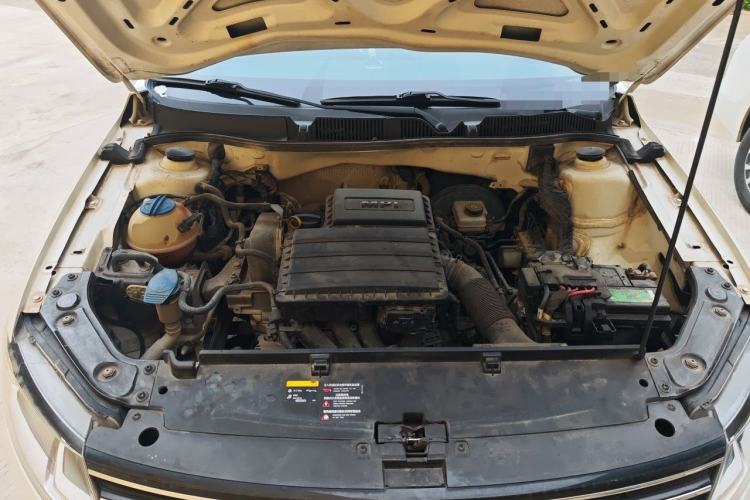 Used Volkswagen Lavida 2017 1.6L Automatic Fashion Edition Engine Bay