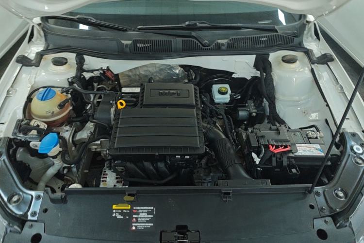 Used Volkswagen Lavida 2017 1.6L Automatic Fashion Edition Engine Bay