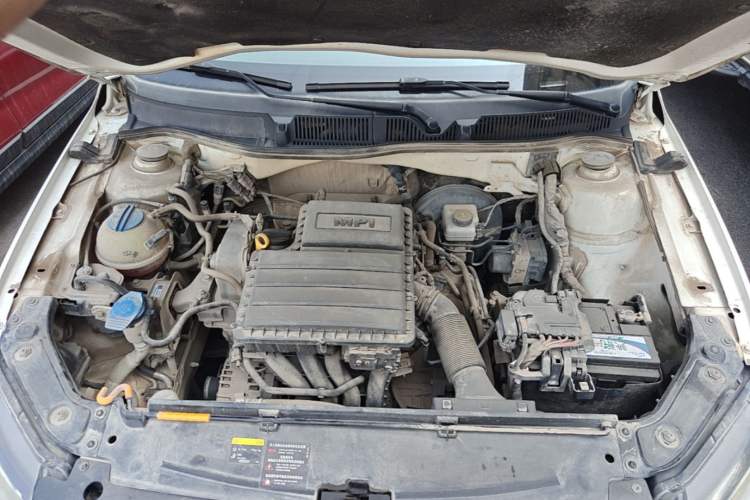 Used Volkswagen Lavida 2017 1.6L Automatic Comfort Edition Engine Bay