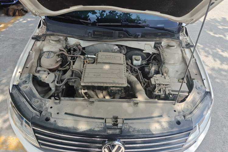 Used Volkswagen Lavida 2017 1.6L Automatic Fashion Edition Engine Bay