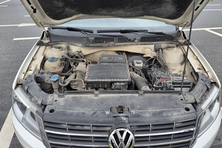 Used Volkswagen Lavida 2017 1.6L Automatic Fashion Edition Engine Bay