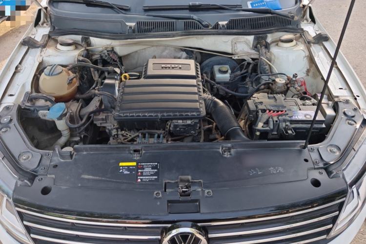 Used Volkswagen Lavida 2017 1.6L Manual Fashion Edition Engine Bay