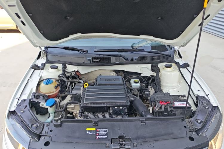 Used Volkswagen Lavida 2017 1.6L Manual Fashion Edition Engine Bay