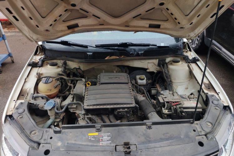 Used Volkswagen Lavida 2017 1.6L Automatic Fashion Edition Engine Bay