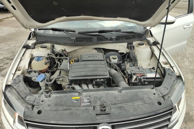 Used Volkswagen Lavida 2017 1.6L Automatic Comfort Edition Engine Bay