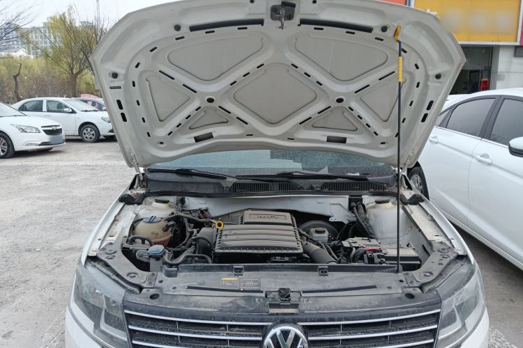 Used Volkswagen Lavida 2017 1.6L Automatic Comfort Edition Engine Bay