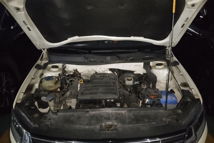 Used Volkswagen Lavida 2017 1.6L Automatic Comfort Edition Engine Bay