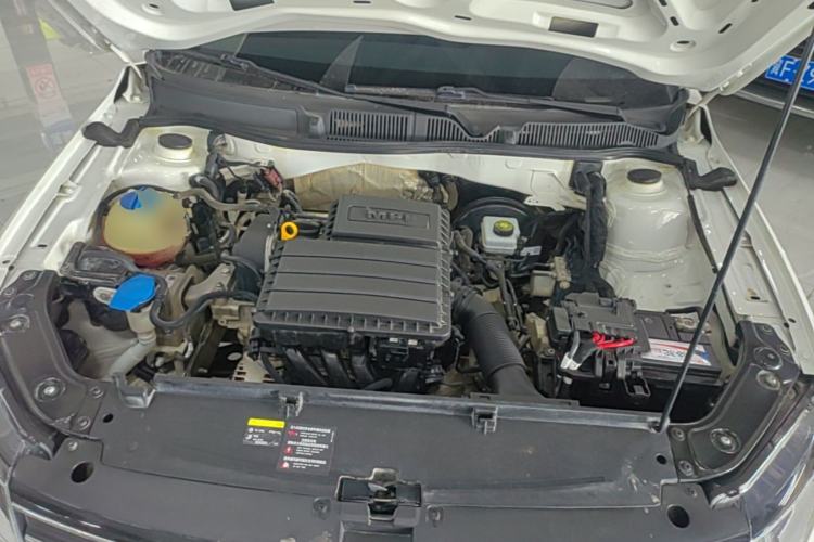 Used Volkswagen Lavida 2017 1.6L Automatic Fashion Edition Engine Bay
