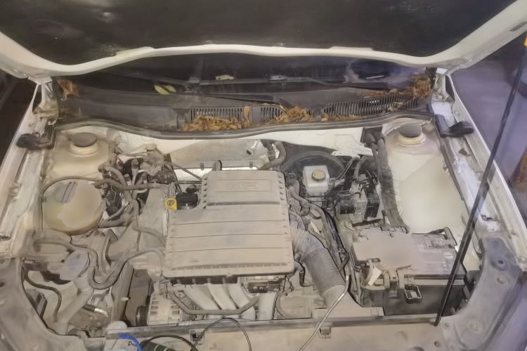 Used Volkswagen Lavida 2017 1.6L Automatic Comfort Edition Engine Bay