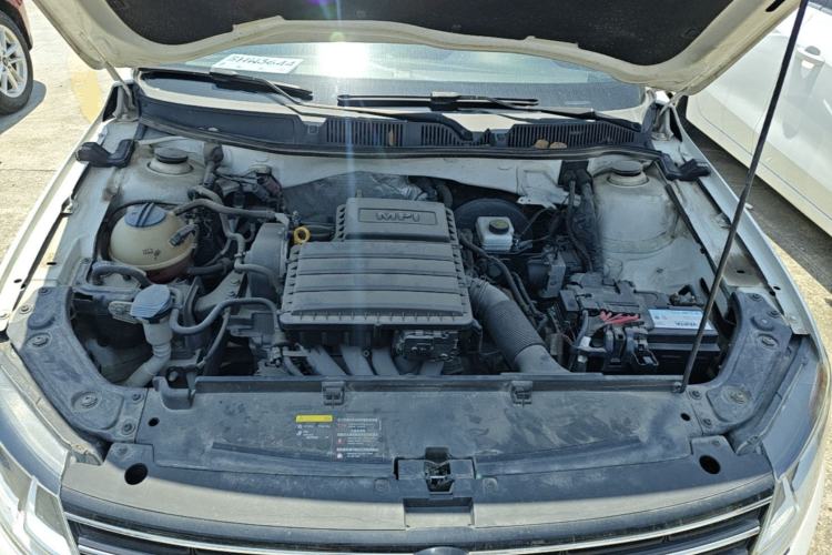 Used Volkswagen Lavida 2017 1.6L Automatic Fashion Edition Engine Bay