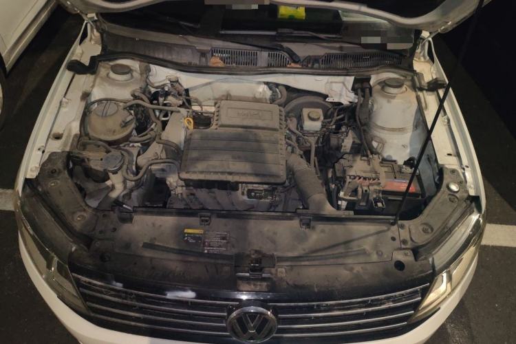 Used Volkswagen Lavida 2017 1.6L Manual Comfort Edition Engine Bay