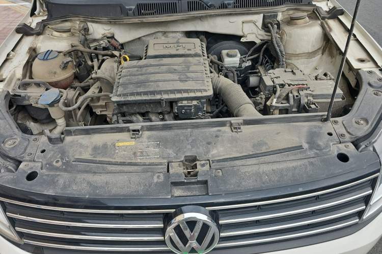 Used Volkswagen Lavida 2017 1.6L Manual Fashion Edition Engine Bay