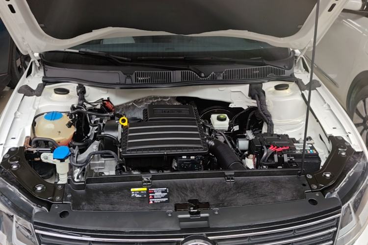 Used Volkswagen Lavida 2017 1.6L Automatic Fashion Edition Engine Bay