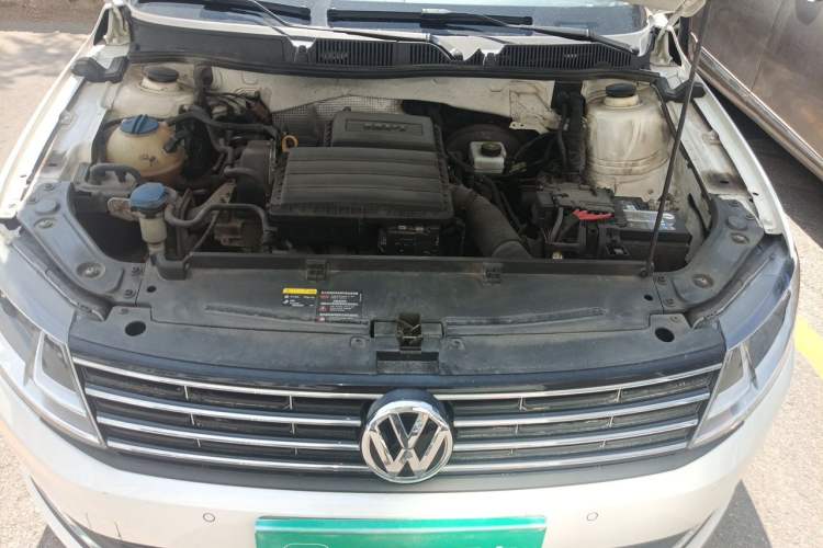 Used Volkswagen Lavida 2017 1.6L Automatic Comfort Edition Engine Bay