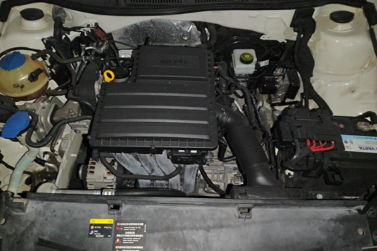 Used Volkswagen Lavida 2017 1.6L Automatic Comfort Edition Engine Bay