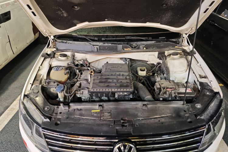 Used Volkswagen Lavida 2017 1.6L Automatic Fashion Edition Engine Bay