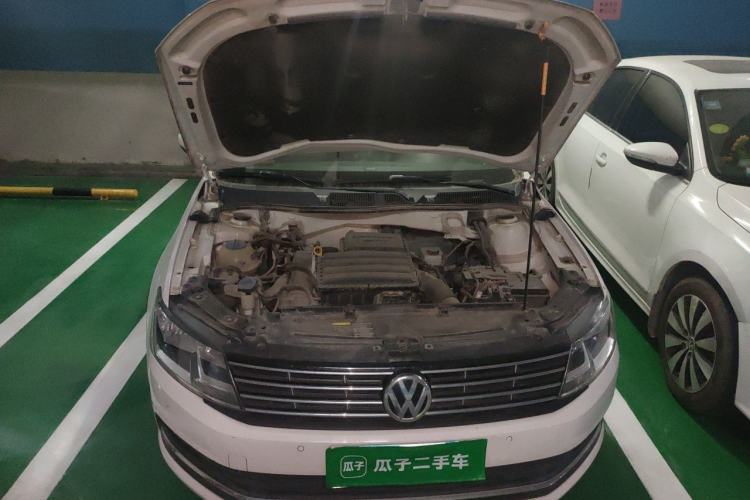 Used Volkswagen Lavida 2017 1.6L Automatic Comfort Edition Engine Bay