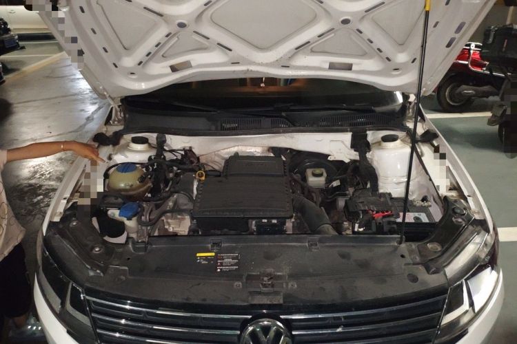 Used Volkswagen Lavida 2017 1.6L Manual Fashion Edition Engine Bay
