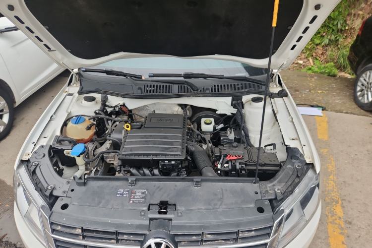 Used Volkswagen Lavida 2017 1.6L Automatic Comfort Edition Engine Bay