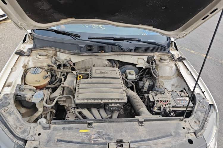 Used Volkswagen Lavida 2017 1.6L Manual Fashion Edition Engine Bay