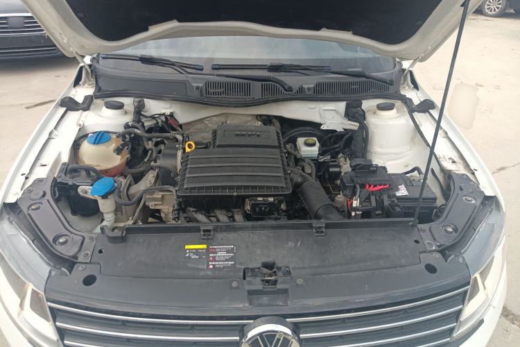 Used Volkswagen Lavida 2017 1.6L Manual Fashion Edition Engine Bay