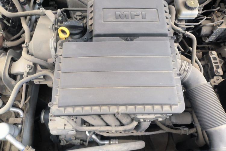 Used Volkswagen Lavida 2017 1.6L Manual Fashion Edition Engine Bay