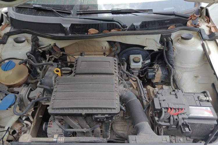 Used Volkswagen Lavida 2017 1.6L Automatic Comfort Edition Engine Bay