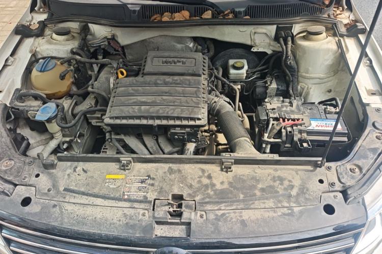 Used Volkswagen Lavida 2017 1.6L Manual Fashion Edition Engine Bay
