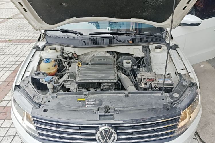 Used Volkswagen Lavida 2017 1.6L Automatic Fashion Edition Engine Bay
