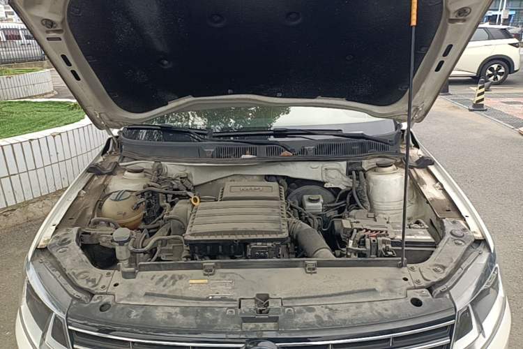 Used Volkswagen Lavida 2017 1.6L Manual Comfort Edition Engine Bay