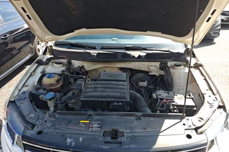 Used Volkswagen Lavida 2017 1.6L Automatic Comfort Edition Engine Bay