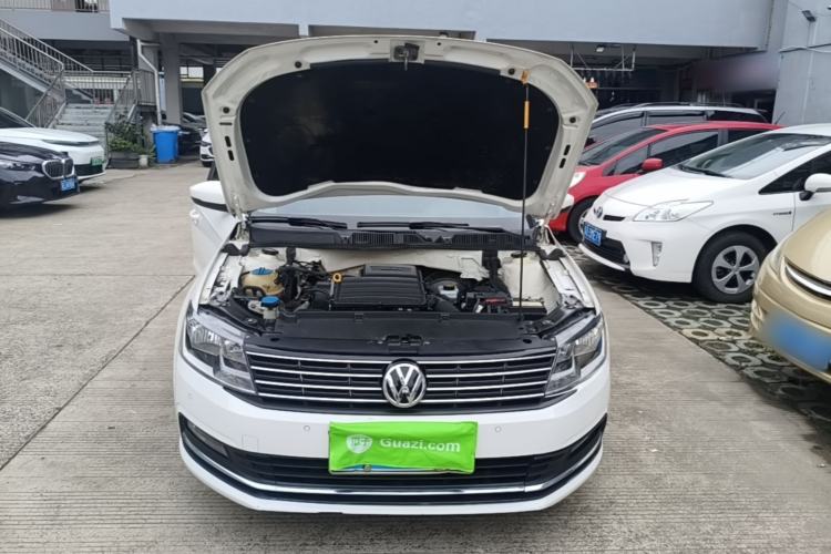 Used Volkswagen Lavida 2017 1.6L Automatic Comfort Edition Engine Bay