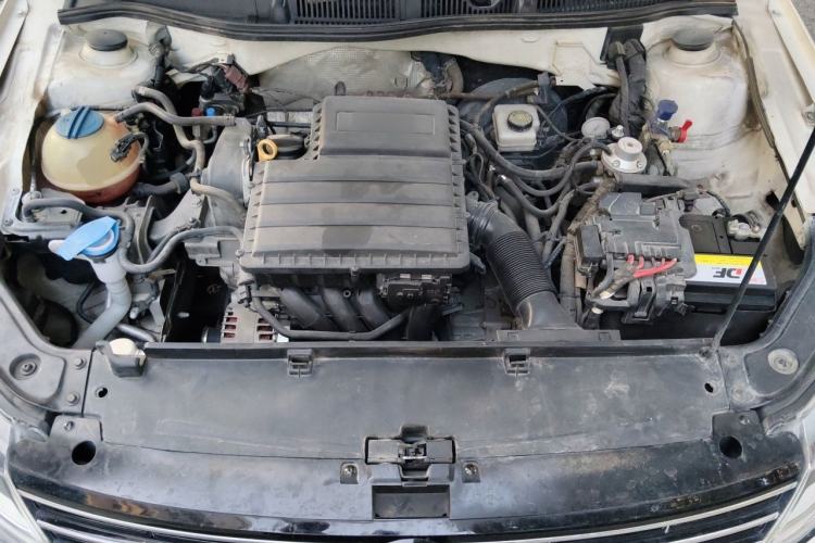 Used Volkswagen Lavida 2017 1.6L Automatic Comfort Edition Engine Bay