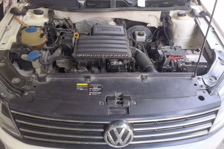 Used Volkswagen Lavida 2017 1.6L Automatic Fashion Edition Engine Bay