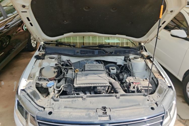 Used Volkswagen Lavida 2017 1.6L Automatic Fashion Edition Engine Bay