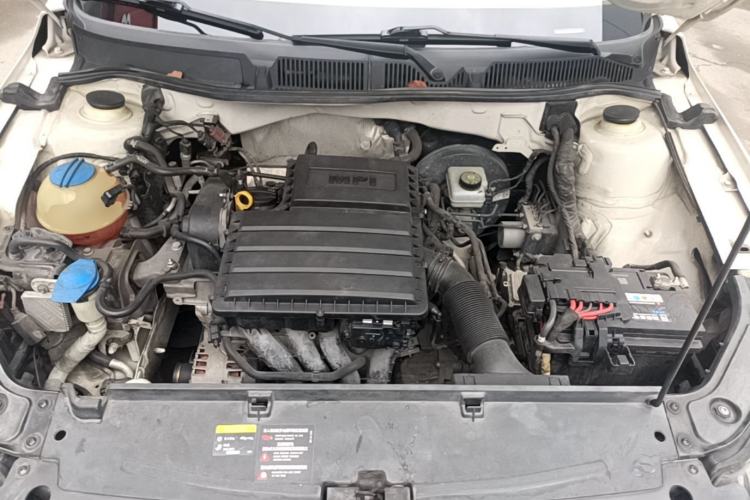Used Volkswagen Lavida 2017 1.6L Automatic Fashion Edition Engine Bay