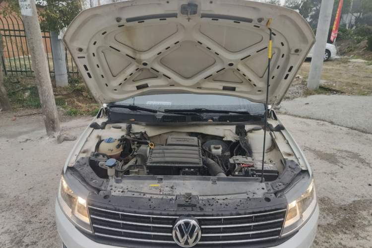 Used Volkswagen Lavida 2017 1.6L Automatic Comfort Edition Engine Bay