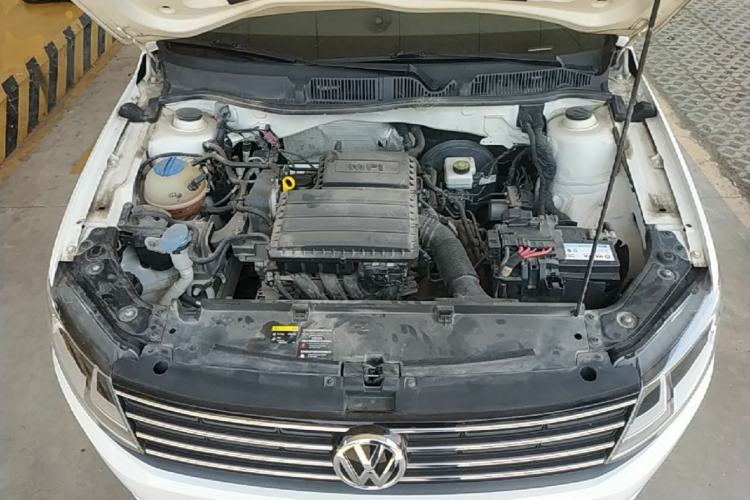 Used Volkswagen Lavida 2017 1.6L Automatic Fashion Edition Engine Bay