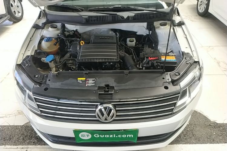 Used Volkswagen Lavida 2017 1.6L Automatic Fashion Edition Engine Bay